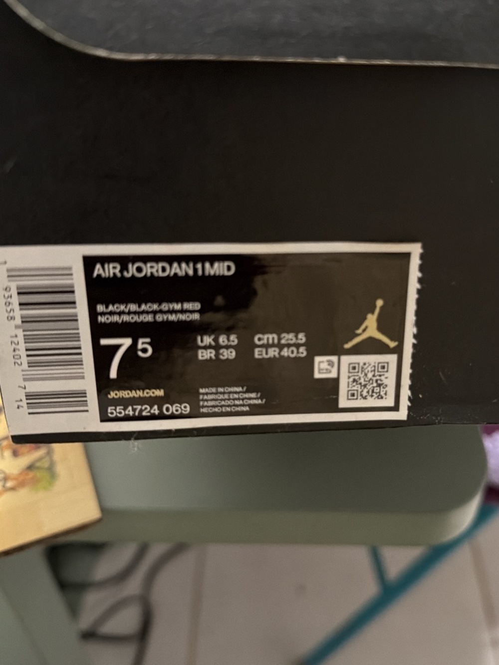 Jordan 1 Mid Sneakers